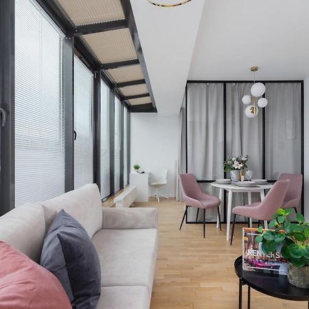 Politechnika Krakowska Apartment By Renters Prestige Cracóvia Exterior foto